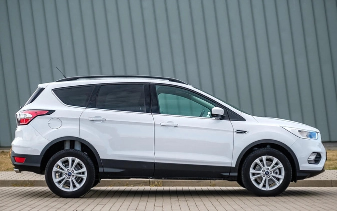 Ford Kuga cena 53900 przebieg: 138679, rok produkcji 2018 z Białystok małe 326